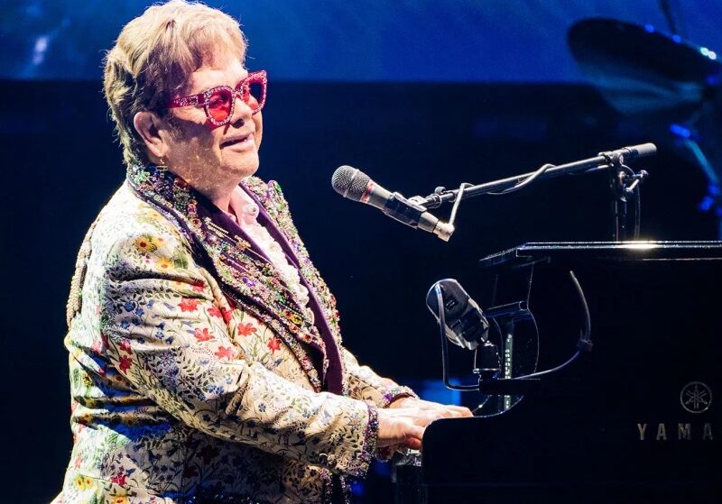 elton john renunță la twitter - ” am decis să nu mai folosesc acest serviciu”