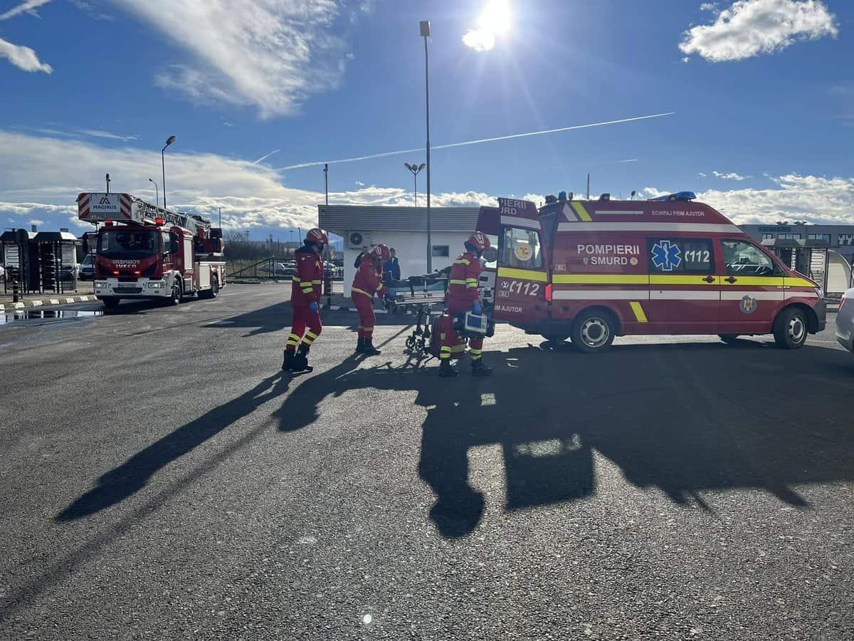 foto: exercițiu de amploare în zona industrială vest - a fost simulat un incendiu la o fabrică 