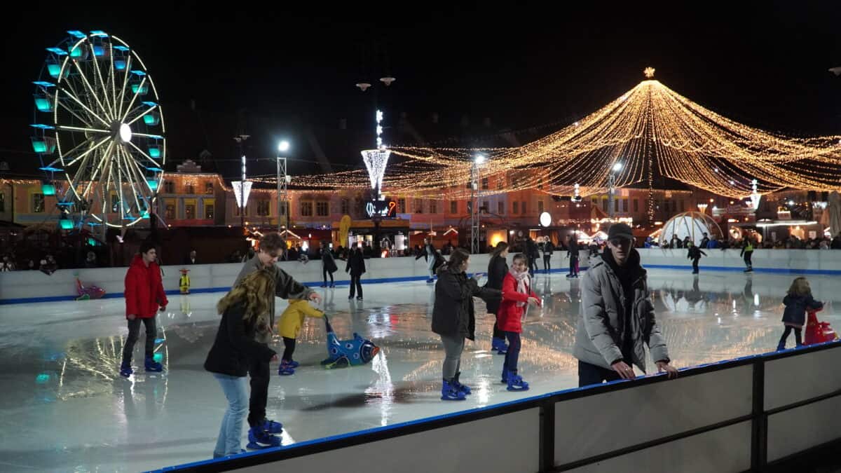 video și galerie foto - programul patinoarelor din sibiu și împrejurimi - cât costă distracția pe gheață iarna aceasta