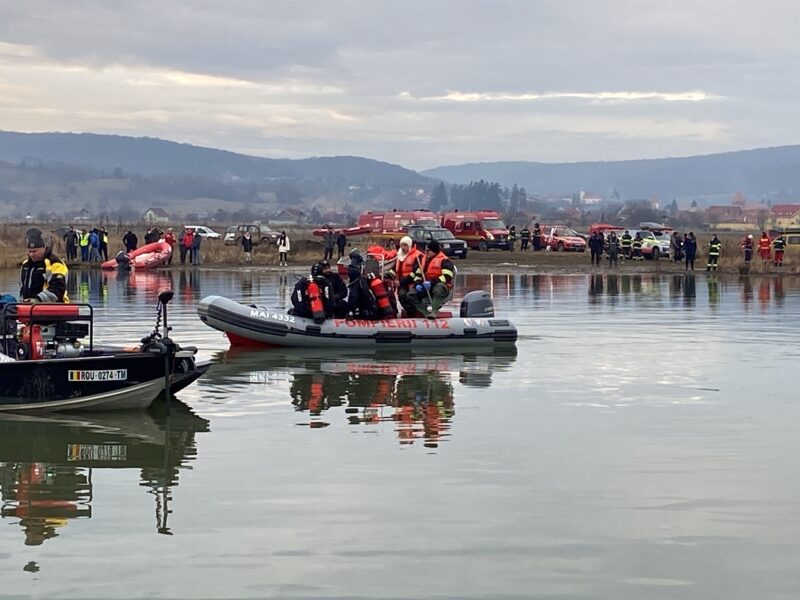 bărbatul înecat sâmbătă seara în olt la turnu roșu, găsit de scafandri