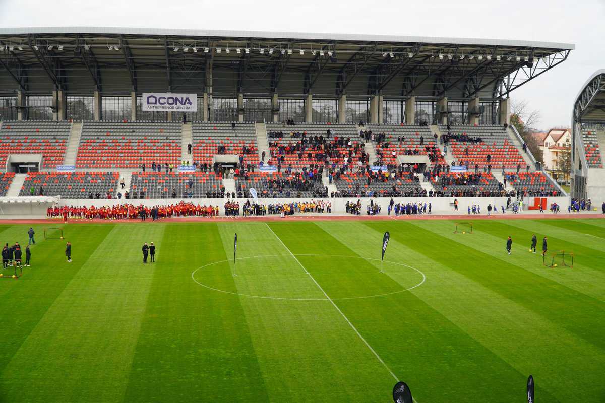 VIDEO FOTO: Stadionul Municipal a fost redeschis - Cum arată „bijuteria” Sibiului de peste 200 milioane lei