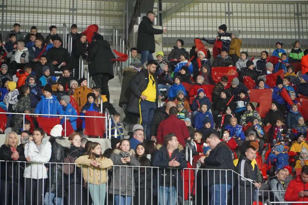 VIDEO FOTO Show total și atmosferă ca în Champions League la Sibiu - Imagini superbe de la inaugurarea stadionului „Municipal”