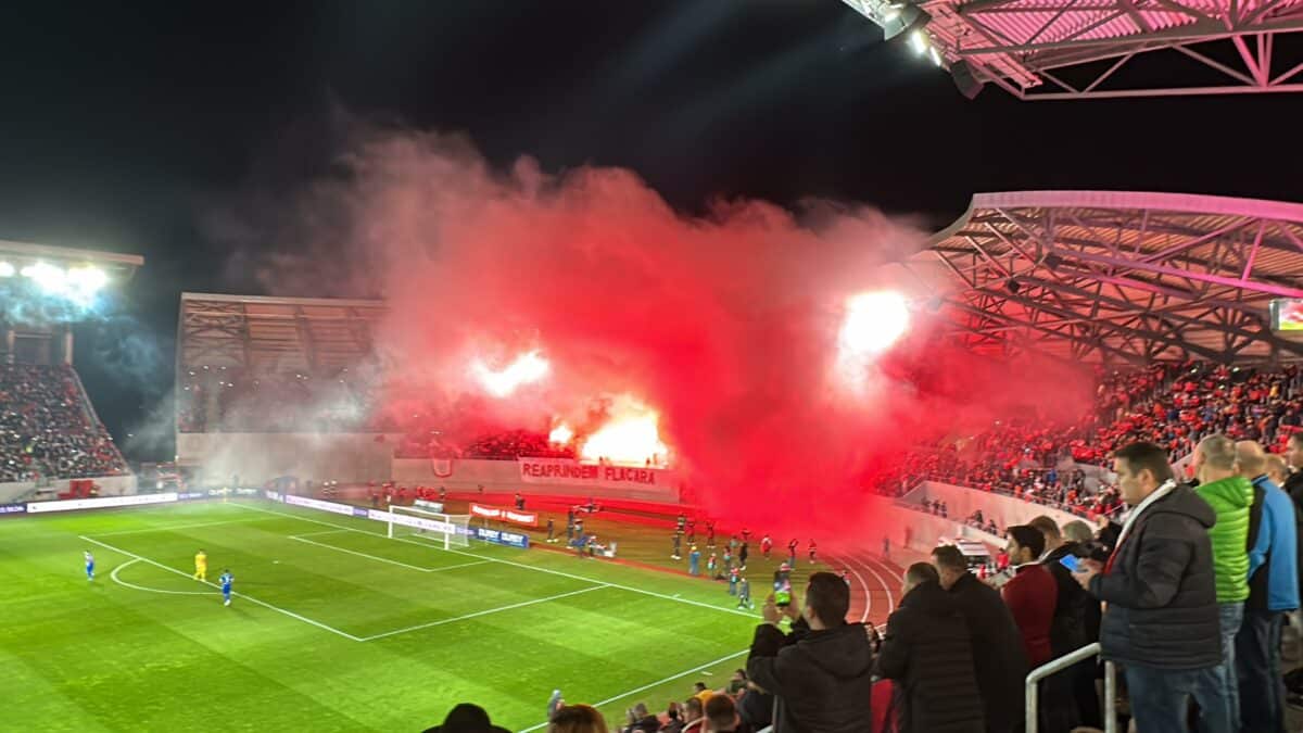 VIDEO FOTO Show total și atmosferă ca în Champions League la Sibiu - Imagini superbe de la inaugurarea stadionului „Municipal”