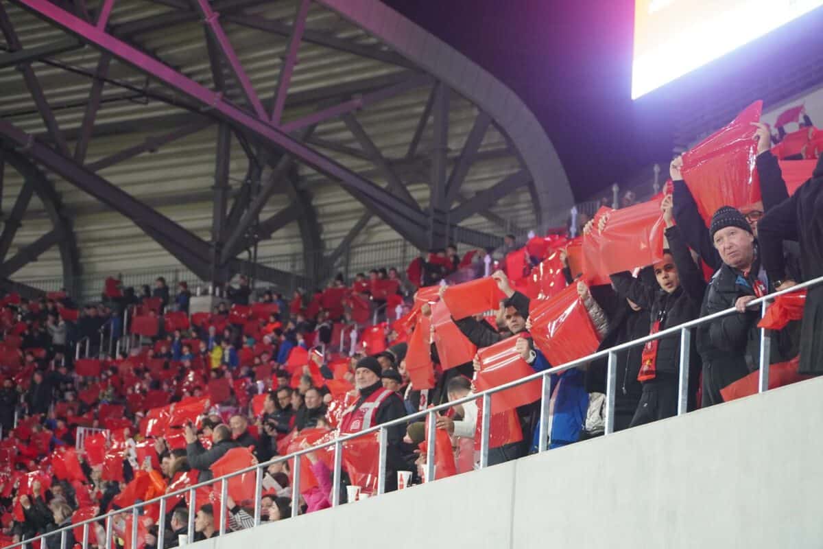 VIDEO FOTO Show total și atmosferă ca în Champions League la Sibiu - Imagini superbe de la inaugurarea stadionului „Municipal”