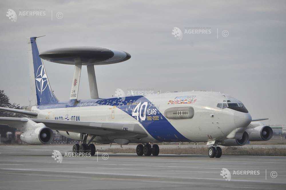 VIDEO Prima aeronavă spion NATO a aterizat în România