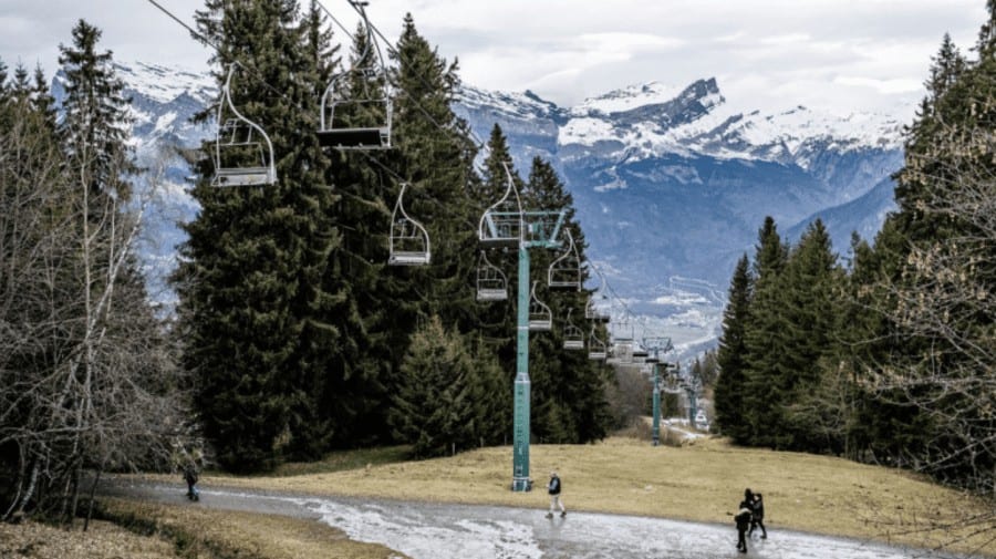 foto munții alpi rămân fără zăpadă - cupa mondială de schi în pericol să nu se mai țină