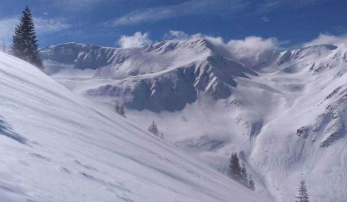 risc mare de avalanşe în munţii făgăraş, în zona bâlea lac