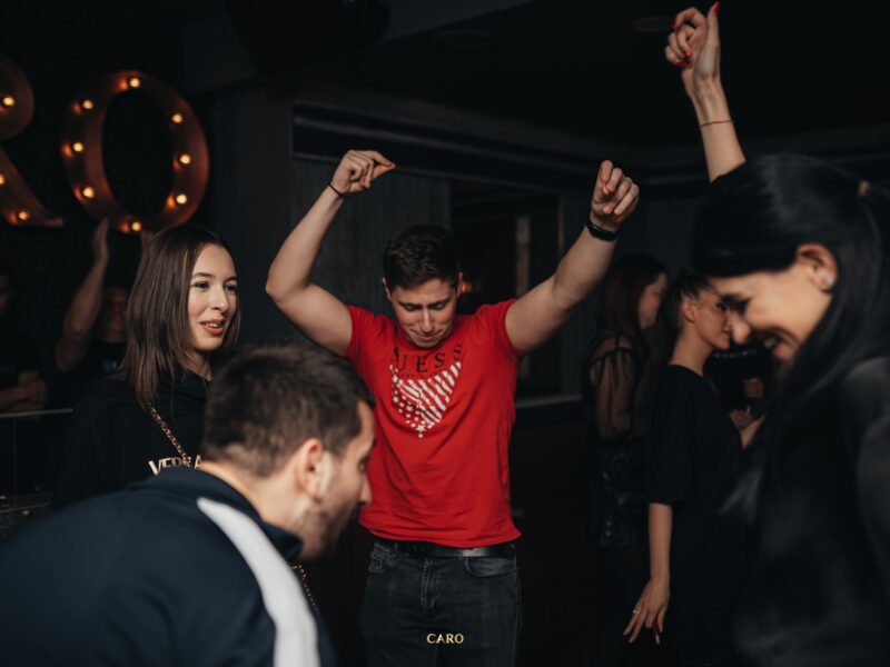 weekend cu răsfăț pentru domnișoare la caro – două seri speciale în cel mai nou club al sibiului