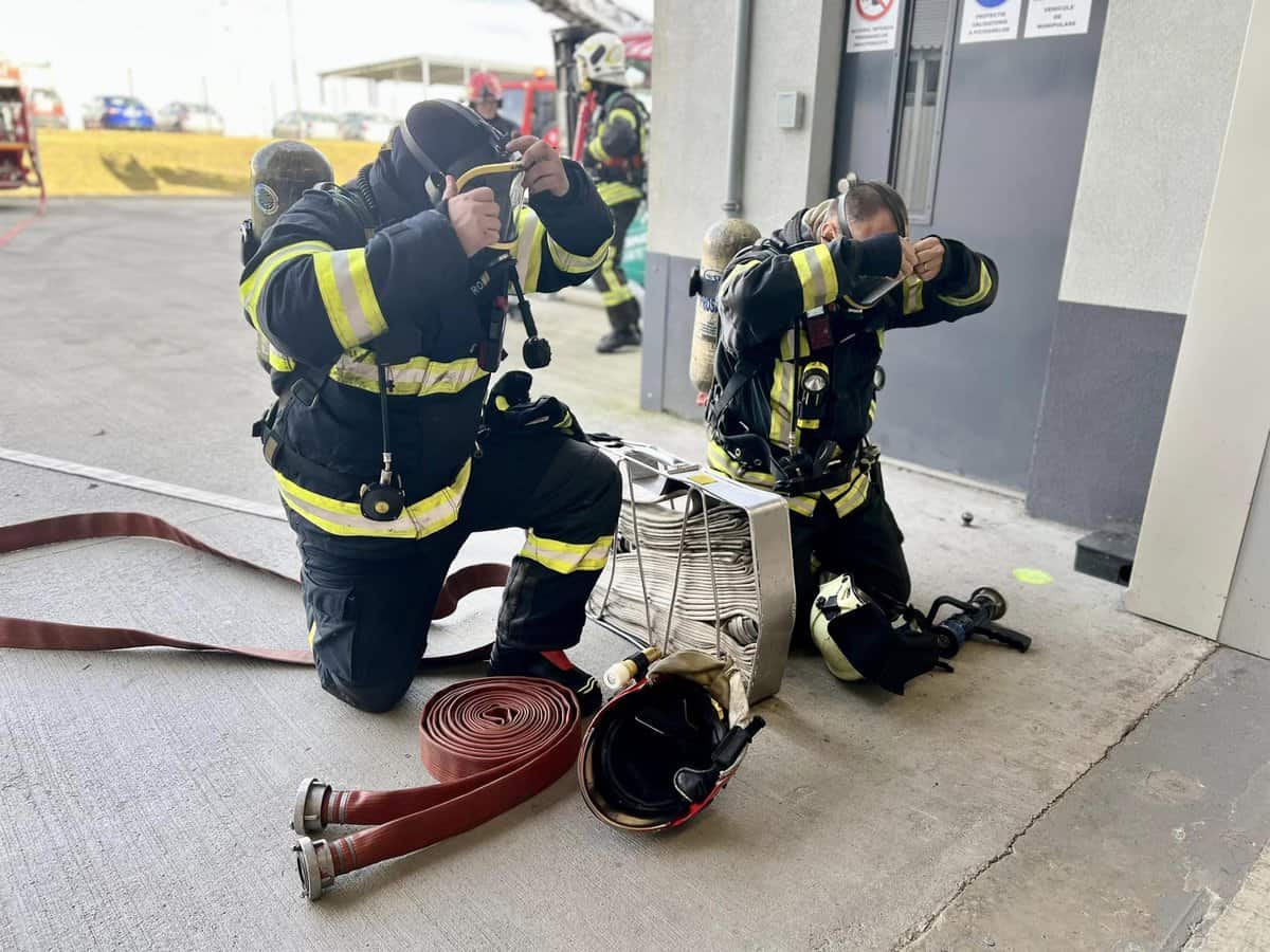 FOTO: Simulare de incendiu la o fabrică din Zona Industrială Vest