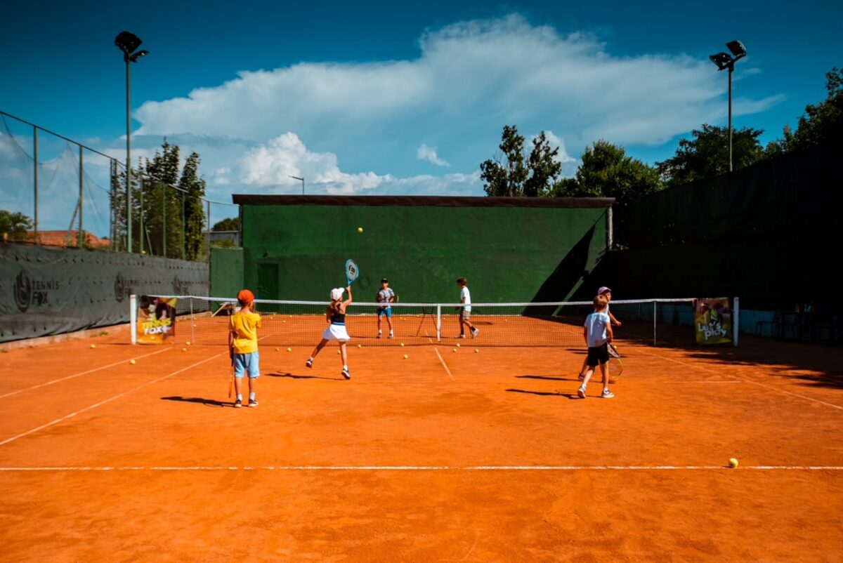 Tennix Fox Academy - Un program pentru toți copiii care iubesc sportul alb