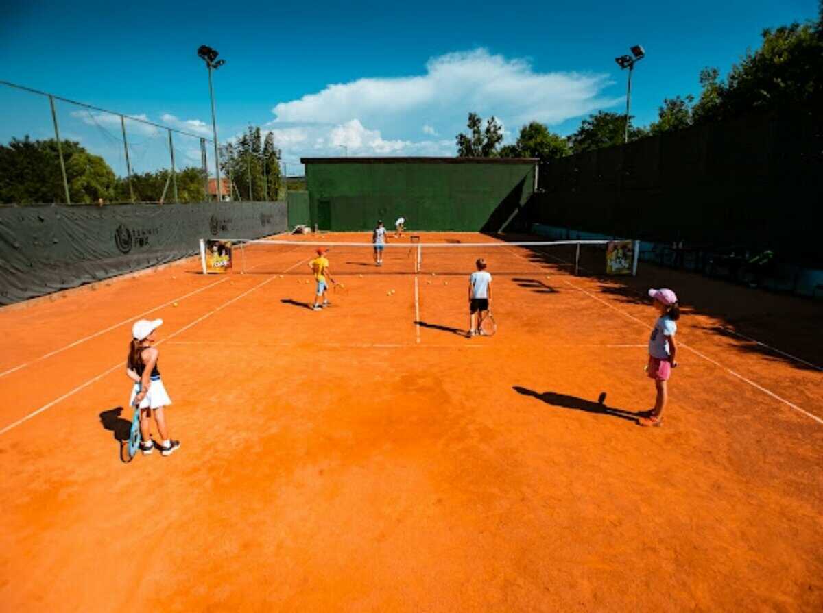 Tennix Fox Academy - Un program pentru toți copiii care iubesc sportul alb