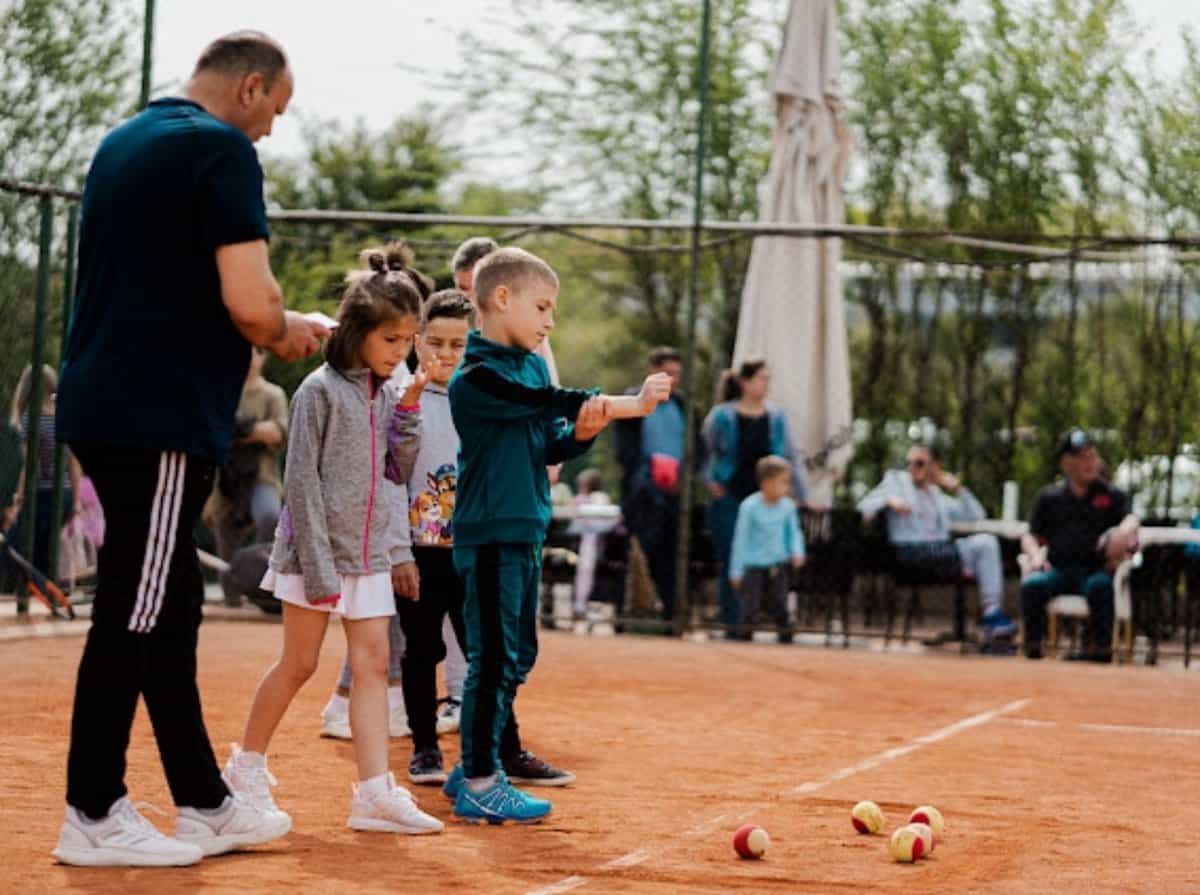 Tennix Fox Academy - Un program pentru toți copiii care iubesc sportul alb