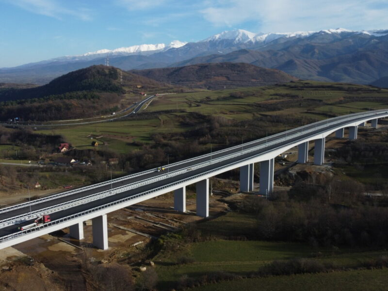 Soluții pentru rezolvarea problemei vântului de pe autostrada Sibiu – Boița. Ce au făcut alte țări în astfel de situații