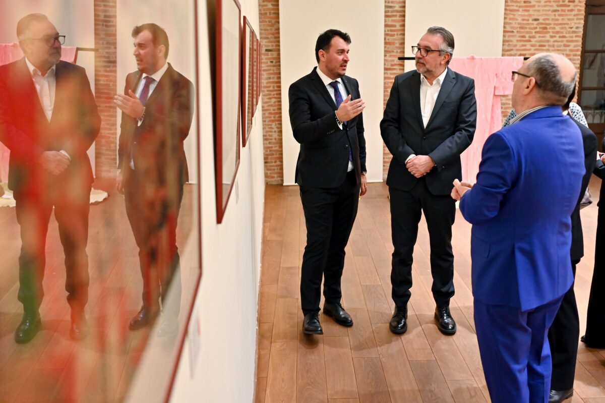 ziua japoniei sărbătorită de muzeul brukenthal printr-o expoziție de stampe - au luat parte 30 de ambasadori