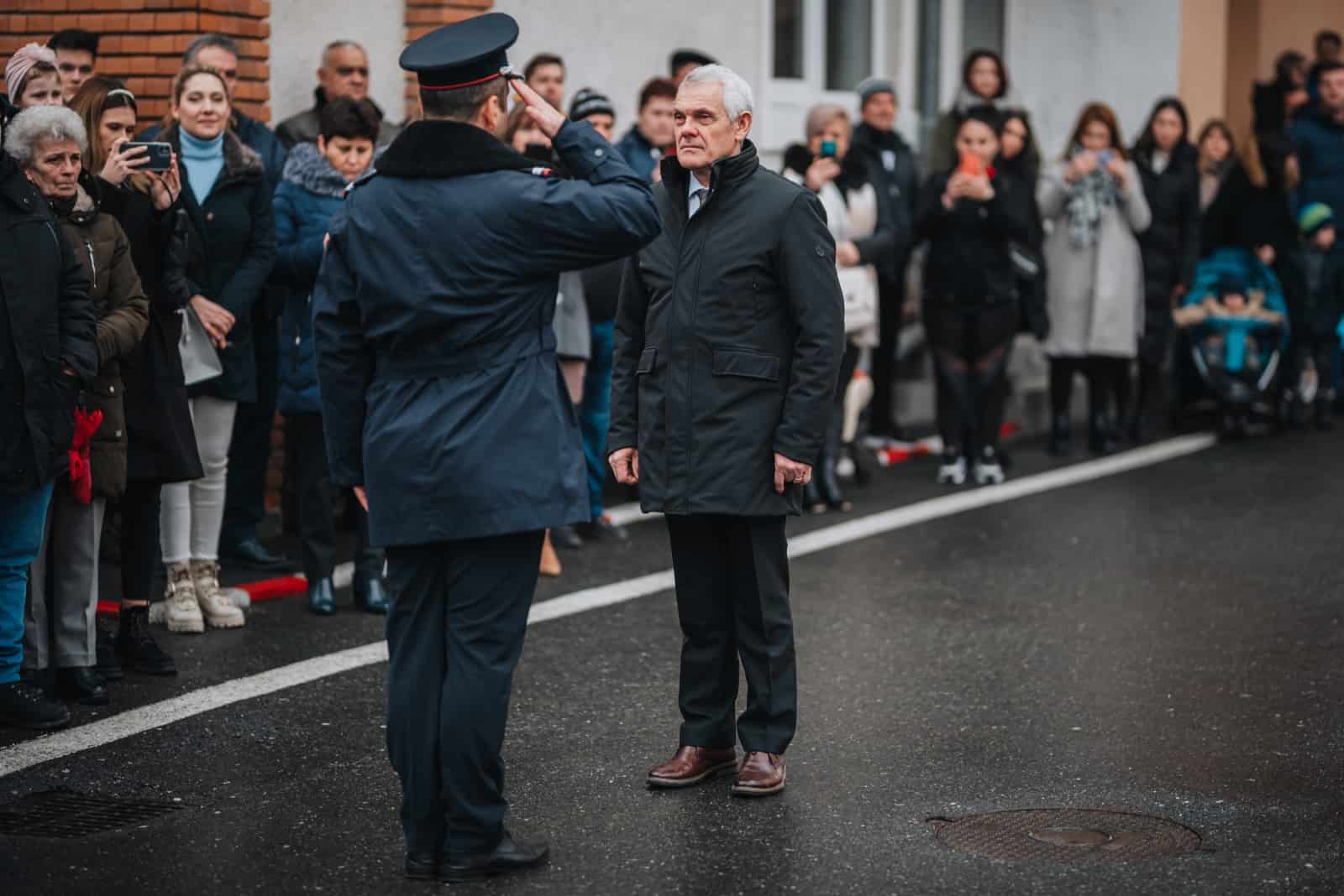 foto: ceremonie la isu sibiu – șaizeci de pompieri au depus jurământul