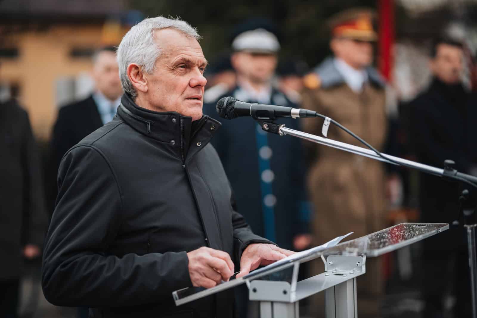 foto: ceremonie la isu sibiu – șaizeci de pompieri au depus jurământul