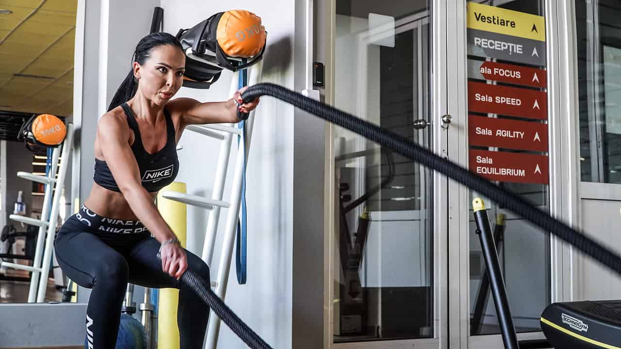 video - anamaria, cea mai îndrăgită antrenoare de fitness din sibiu – a fost la un pas să ajungă stewardesă – ”era experiența vieții mele”