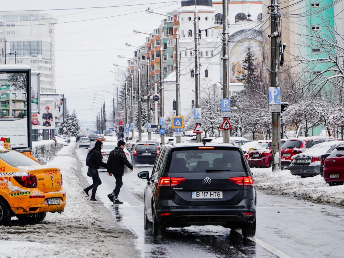 Sibiul se pregătește pentru zăpadă: Trei avertizări noi de ninsori puternice și viscol