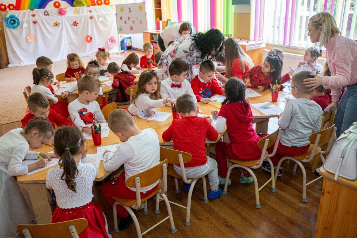 foto mărțișorul, sărbătorit de copiii din grădinițele din mediaș