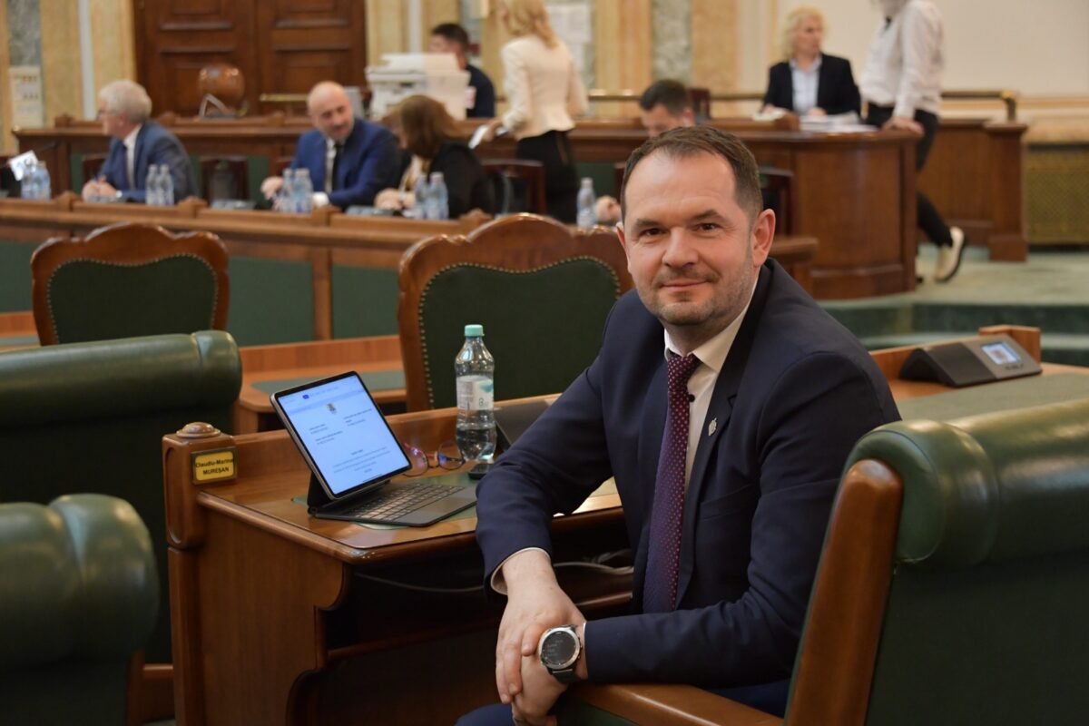 senatorul sibian claudiu mureșan depune un nou proiect în circuitul legislativ care propune eliminarea obligației reînnoirii autorizației de funcționare (c.p)