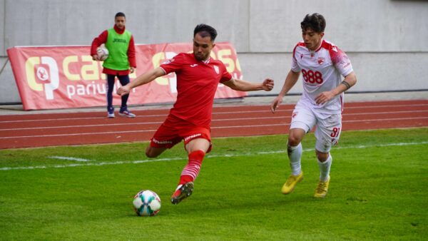 foto șelimbăr pierde cu dinamo, la primul meci pe noua arenă din sibiu - arbitraj potrivnic pentru echipa lui claudiu niculescu