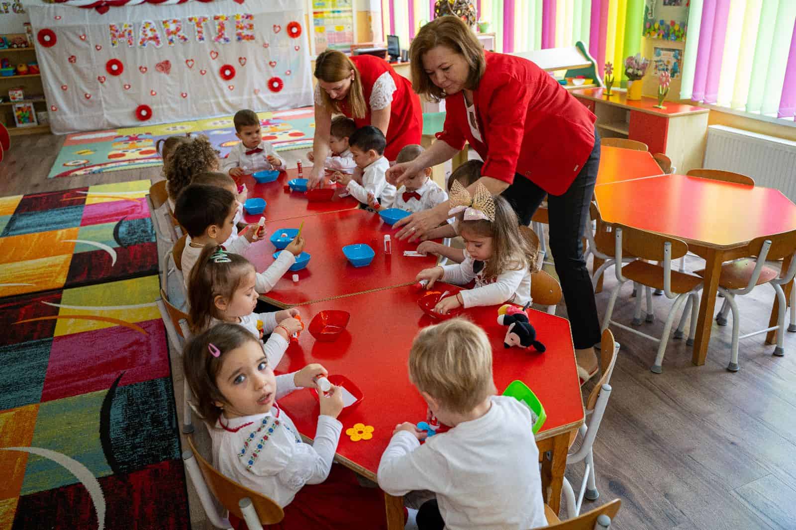 foto mărțișorul, sărbătorit de copiii din grădinițele din mediaș