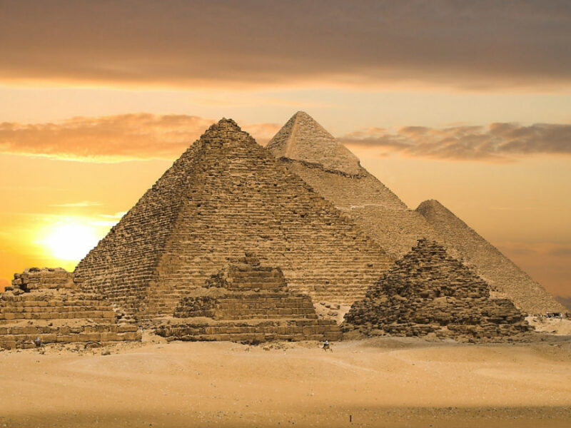 coridor ascuns descoperit în apropierea intrării principale a marii piramide din giza