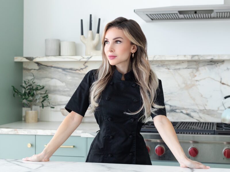 povestea sibiencei care a renunțat la stomatologie pentru patiserie – alina se ”școlește” la celebrul institut „le cordon bleu” din paris