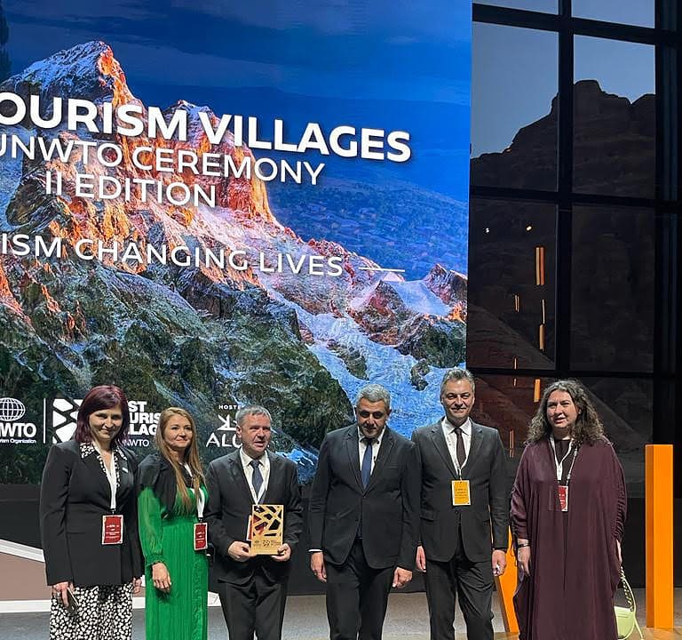 RĂȘINARI – a primit oficial titlul de BEST TOURISM VILLAGE de la Organizația Mondială a Turismului