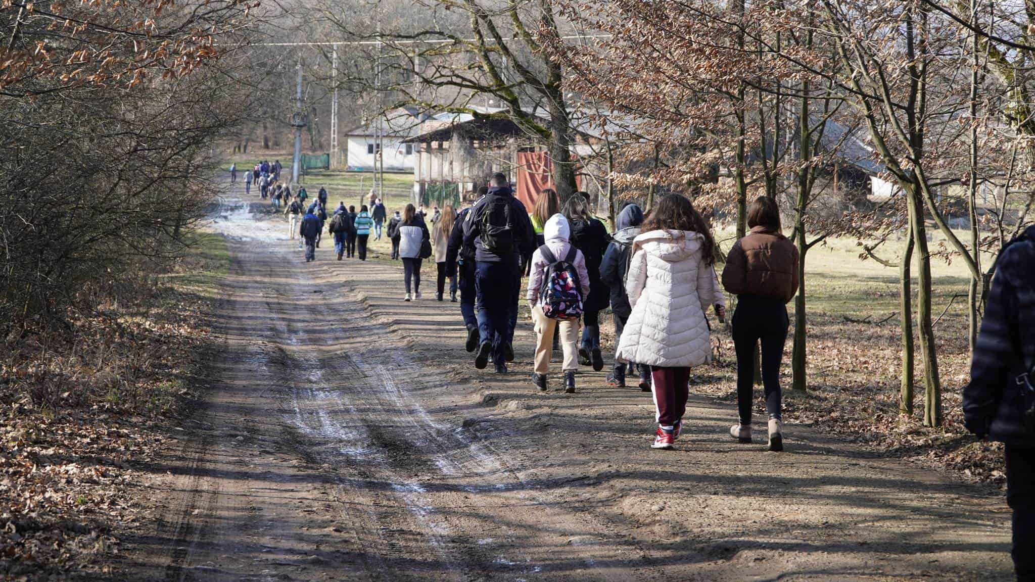 update foto: studenta dispărută, căutată prin pădurea dumbrava - peste 300 de oameni cercetează zona alături de polițiști