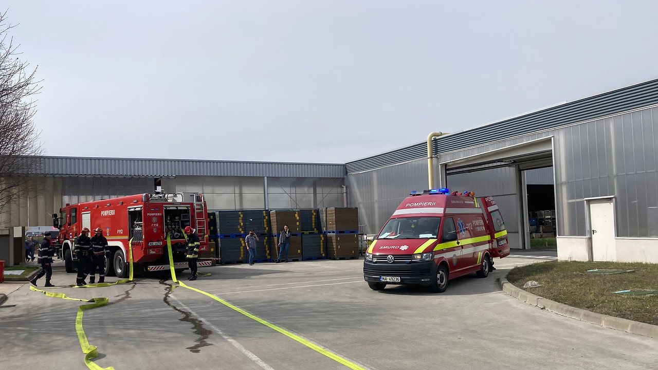 Exercițiu în Zona Industrială Vest - Este simulat un incendiu într-o hală