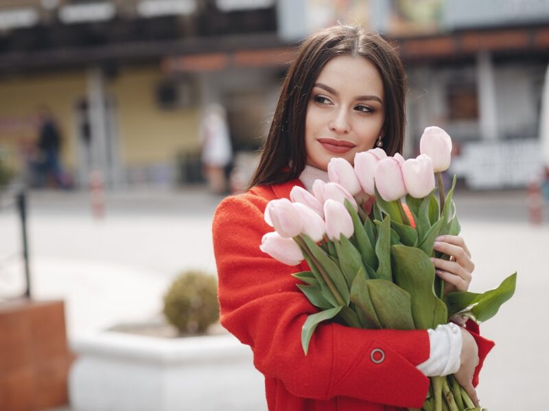 cele mai inspirate exemple de urări, felicitări și mesaje de 8 martie