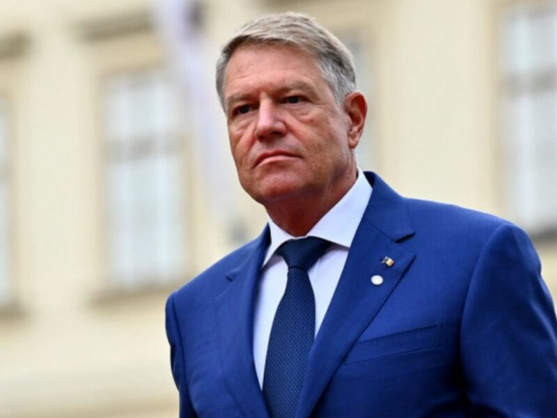 iohannis contestă la ccr legea care permite studenților mai să continue studiile în cazul incapacității medicale