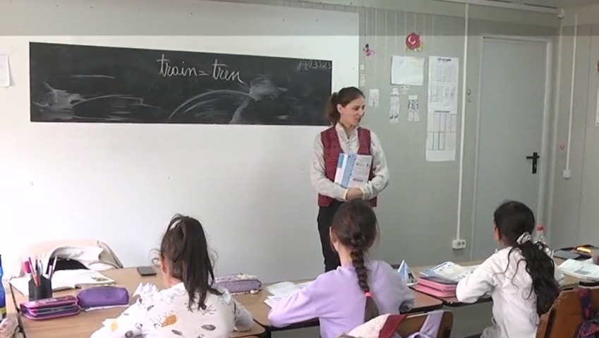 tânăra din sibiu care dimineața este educatoare și după ore ciobăniță - maria: ”este foarte mult de muncă”