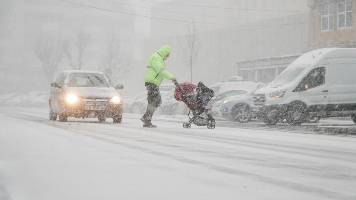 foto video ninsoare abundentă și viscol, miercuri dimineață la sibiu - meteorologii ne dau însă vești bune