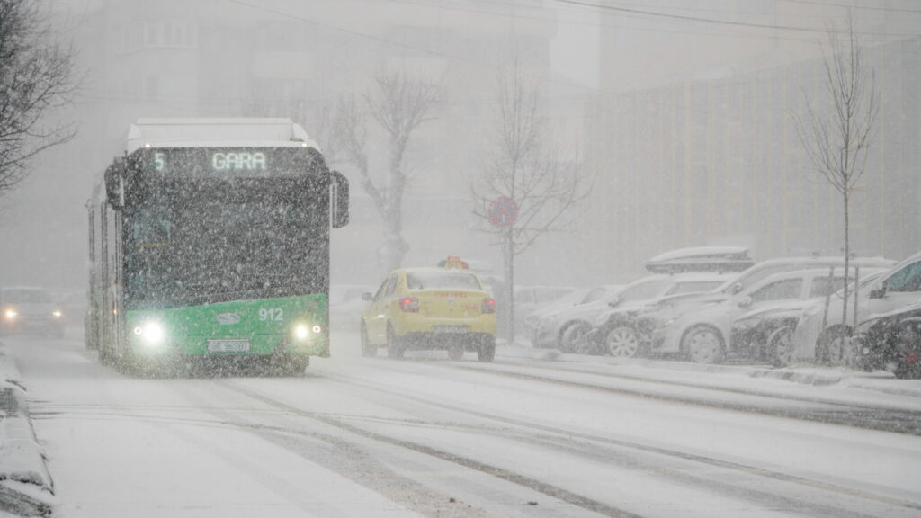 foto video ninsoare abundentă și viscol, miercuri dimineață la sibiu - meteorologii ne dau însă vești bune