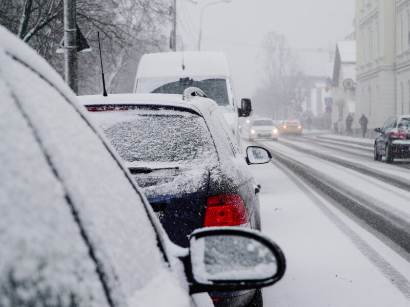 condiții de iarnă în trafic la sibiu - poliția: circulați cu viteză redusă