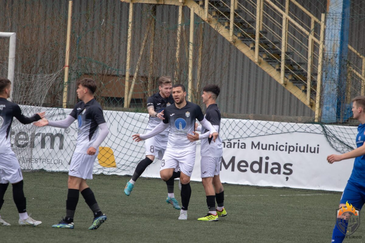 trei meciuri amânate la liga 4 - acs mediaș și inter sibiu au jocuri facile în deplasare