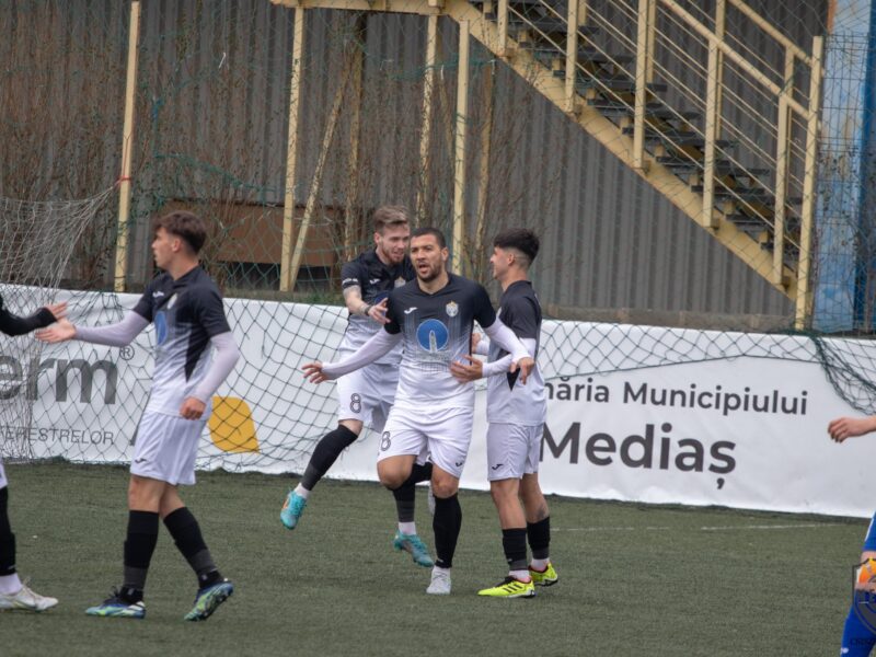 trei meciuri amânate la liga 4 - acs mediaș și inter sibiu au jocuri facile în deplasare