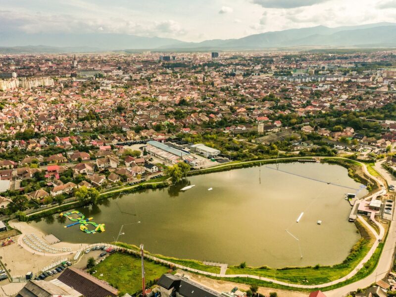 complexul lacul binder se redeschide pe 1 mai. de paște este închis