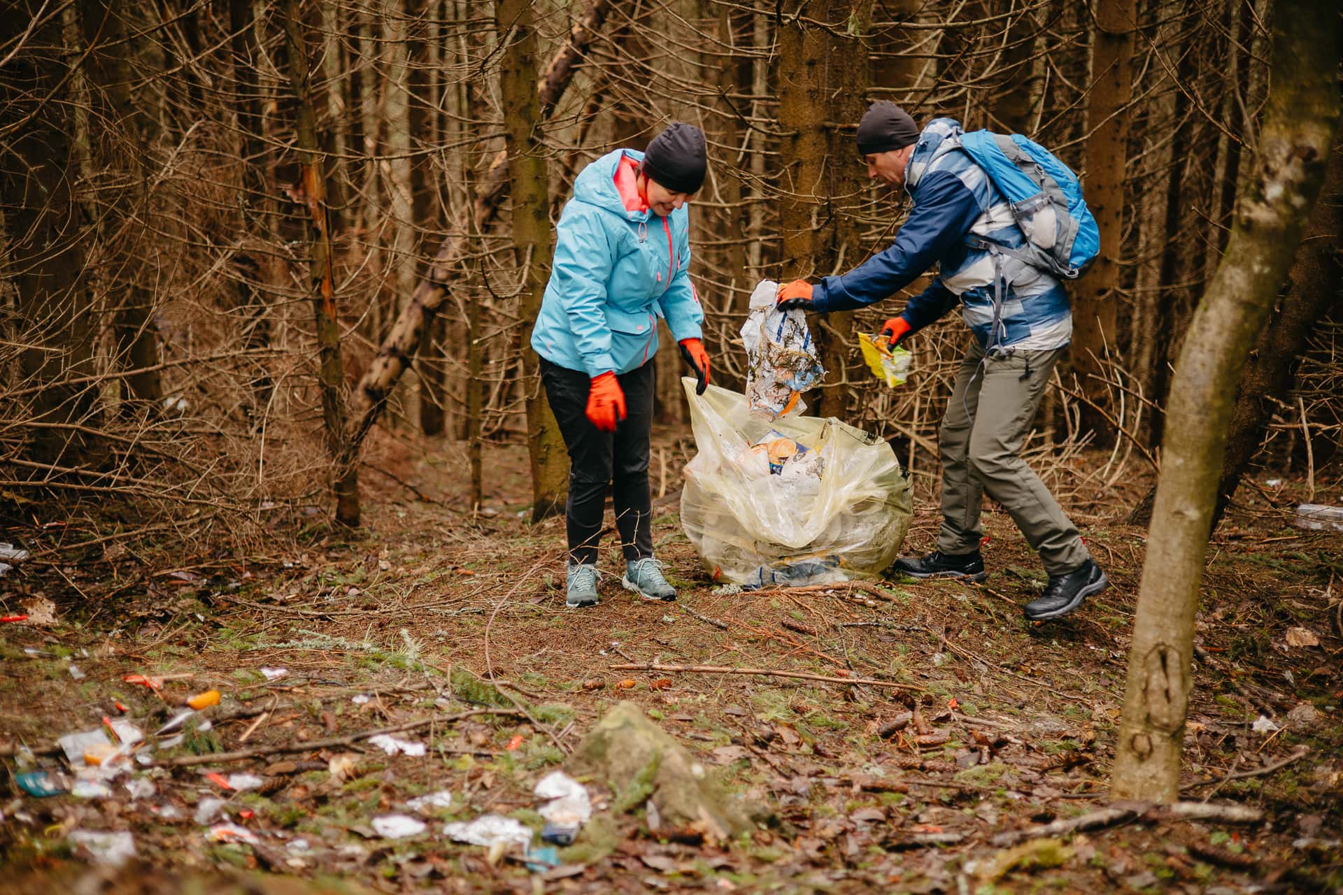 Ecologizarea Stațiunii Păltiniș la cea de-a patra ediție a Drumețeniei - drumeție pentru curățenie