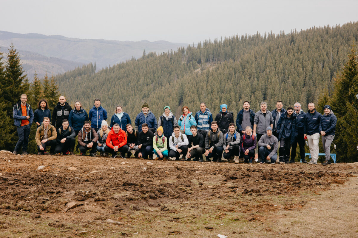 Ecologizarea Stațiunii Păltiniș la cea de-a patra ediție a Drumețeniei - drumeție pentru curățenie