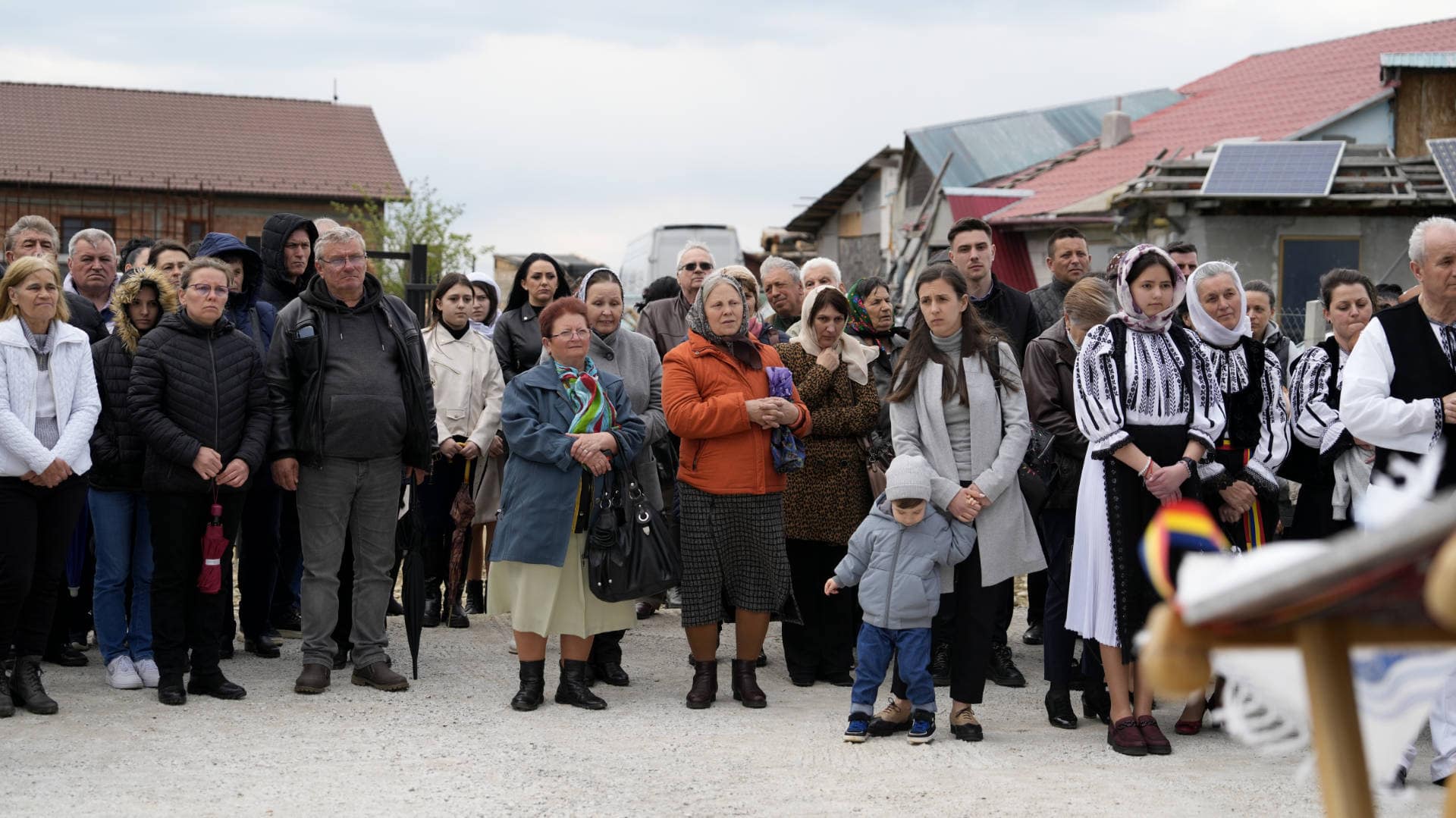 biserică nouă în cartierul dealul sibiului - mitropolitul ardealului a pus piatra de temelie