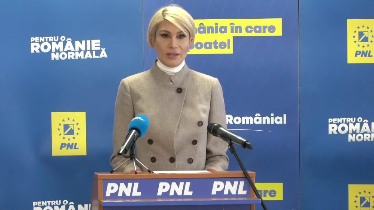 Credite avantajoase pentru studenți, garantate de stat. Raluca Turcan: ”Sumele vor putea fi înapoiate în 10 ani, la o dobândă foarte avantajoasă” (C.P)