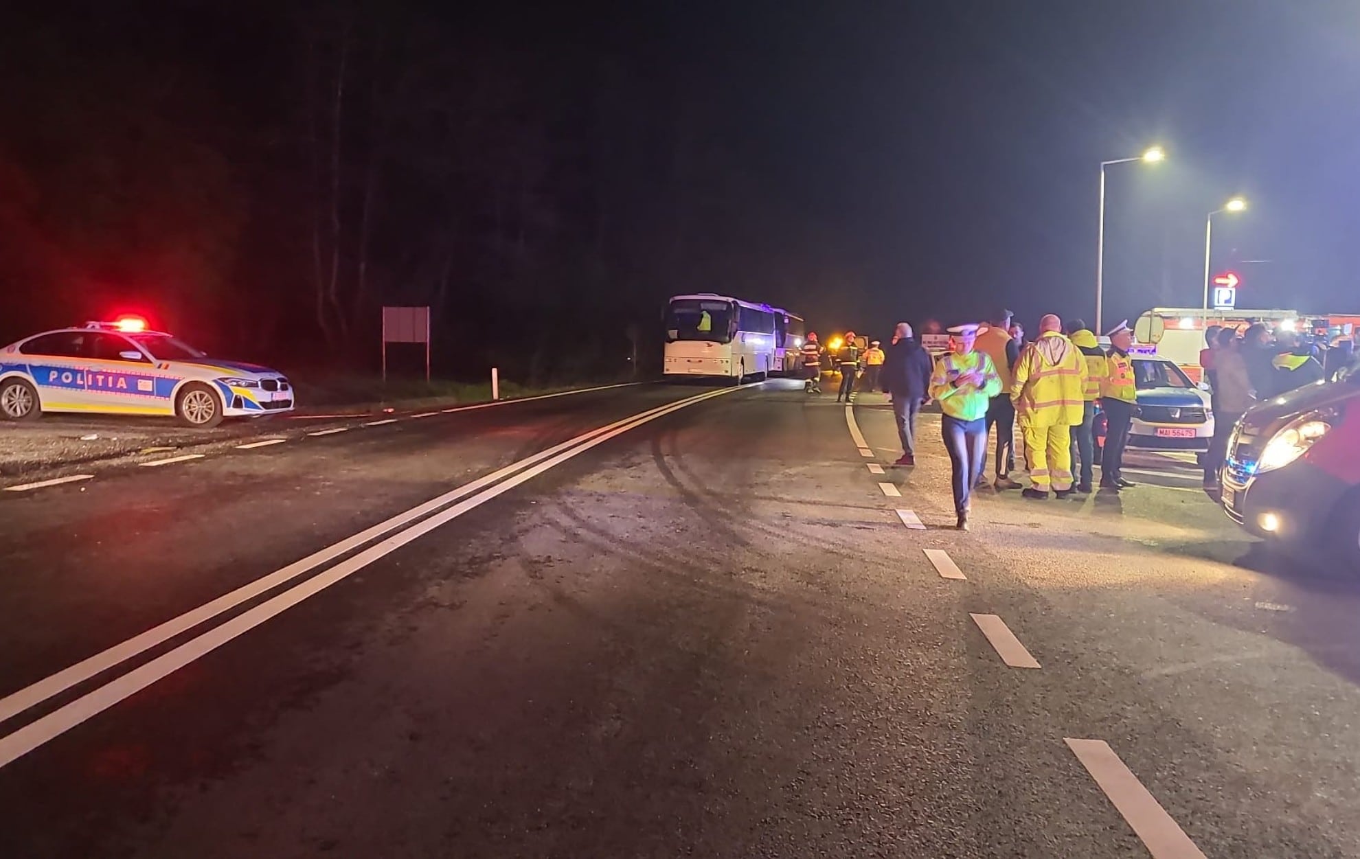 update foto: accident cu două autocare la hula bradului - nouăzeci de copii implicați - s-a activat planul roșu de intervenție