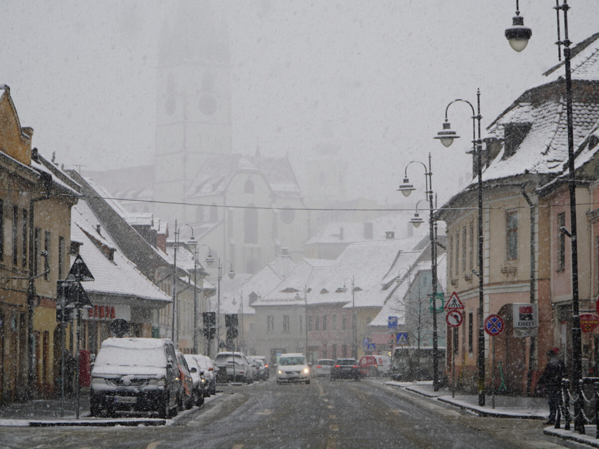 Deszăpezirea la Sibiu – Primăria anunță că se intervine pe străzile principale și în Păltiniș