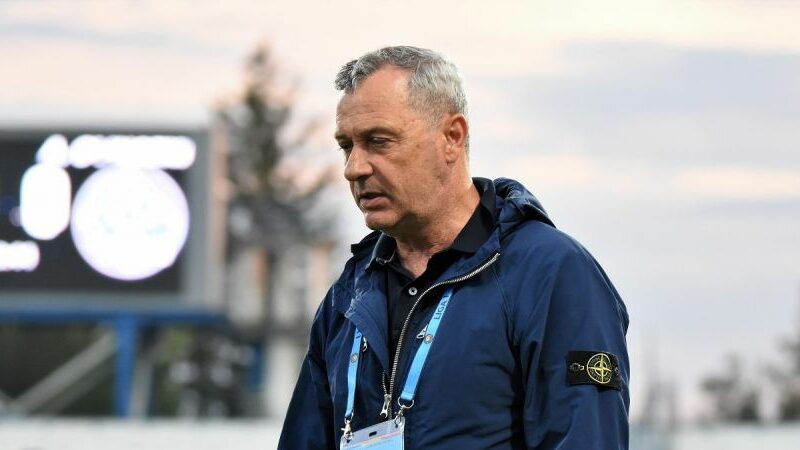 uta schimbă antrenorul înainte de meciul cu fc hermannstadt - mircea rednic este noul tehnician al arădenilor