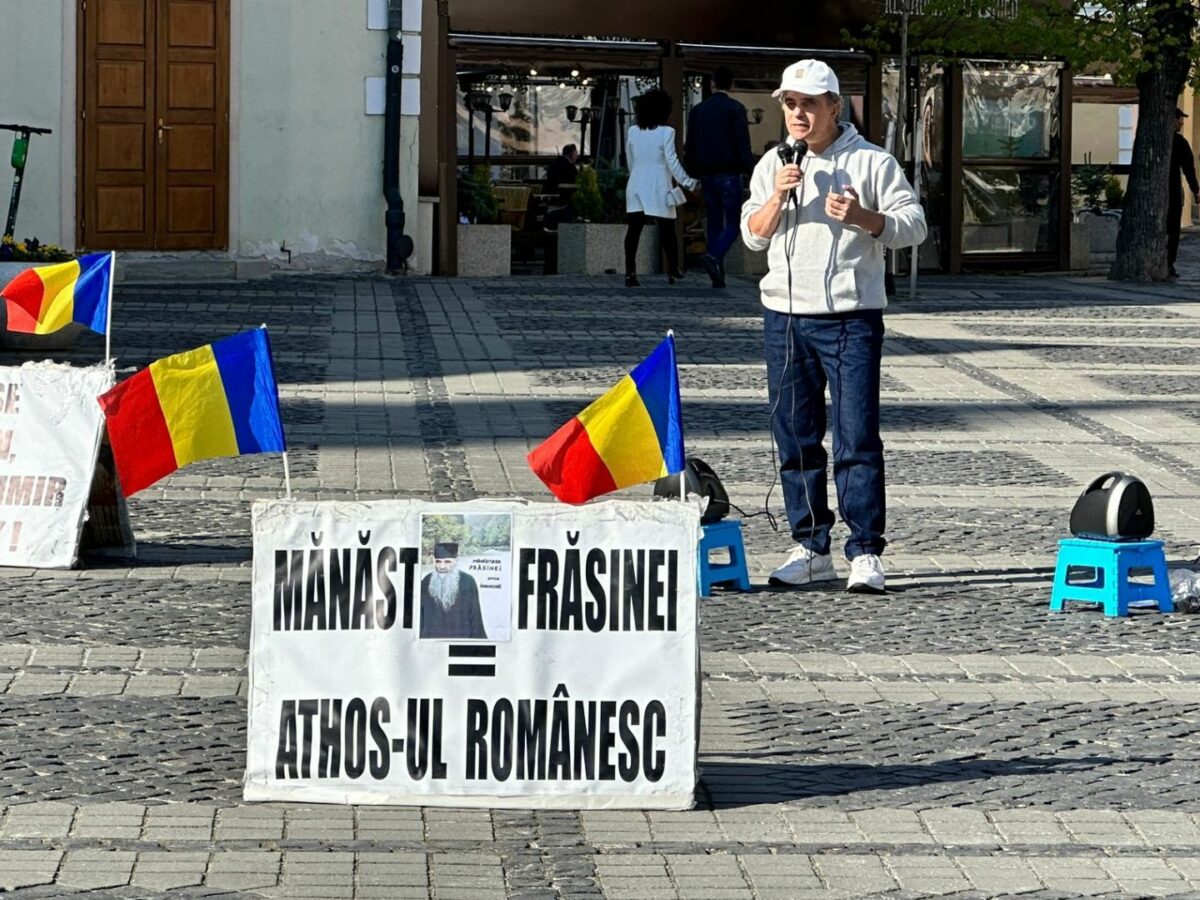 video protest religios în piața mare din sibiu - „vrem biserici ca lăcașuri de cult, nu ca muzee!”