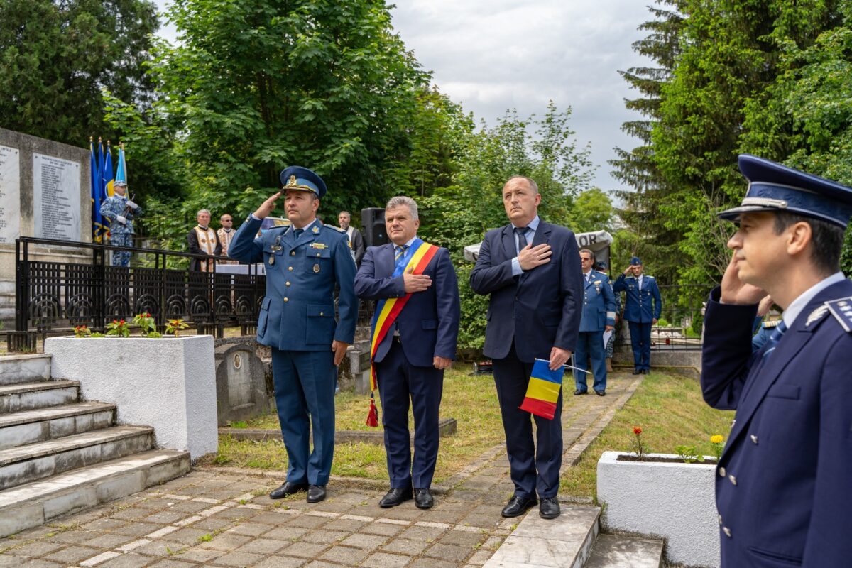 FOTO Ceremonialuri militare și religioase dedicate Zilei Eroilor la Mediaș