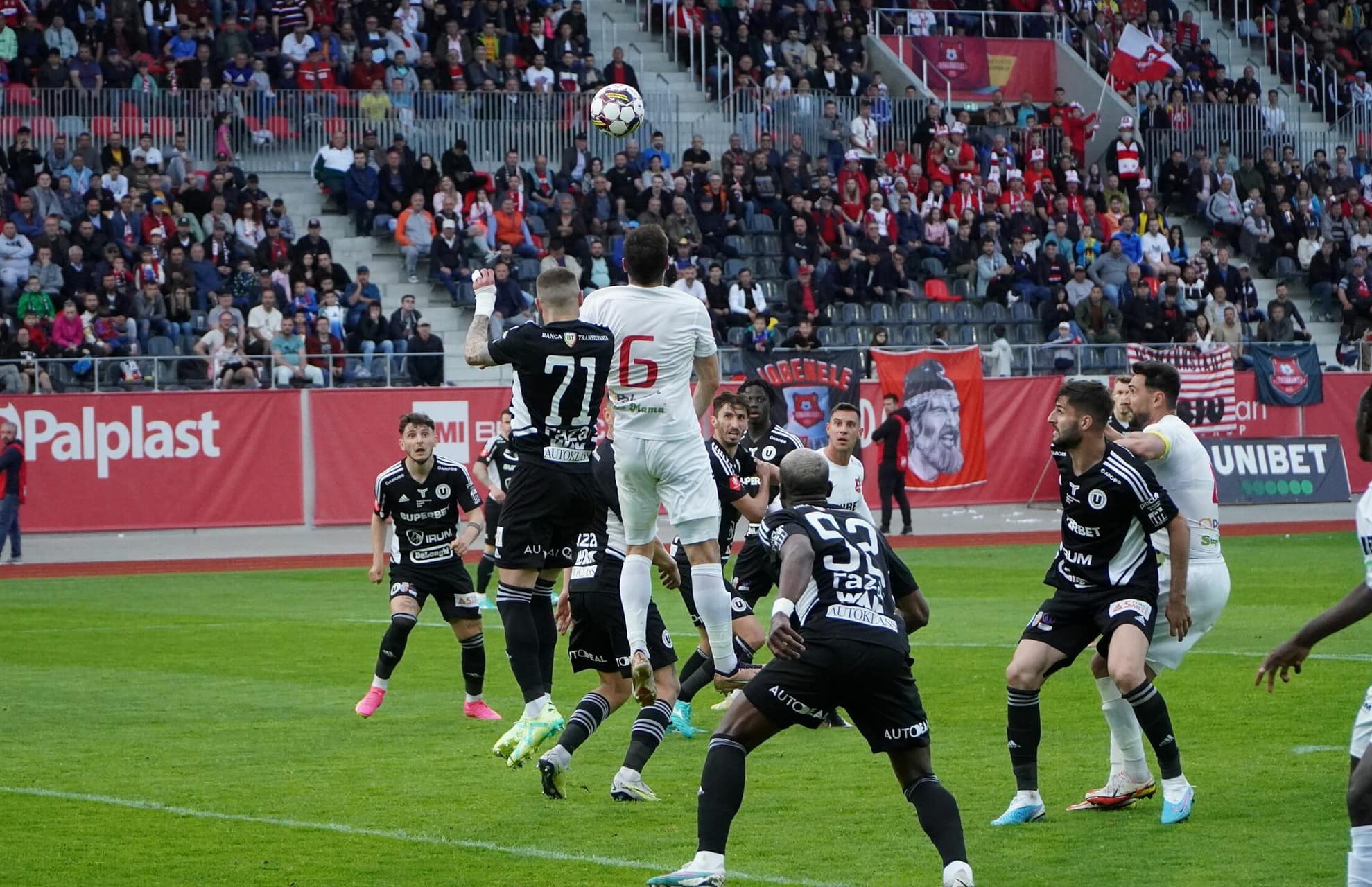 VIDEO FOTO FC Hermannstadt a tras cortina peste acest sezon cu o înfrângere - U Cluj a învins din nou Sibiul